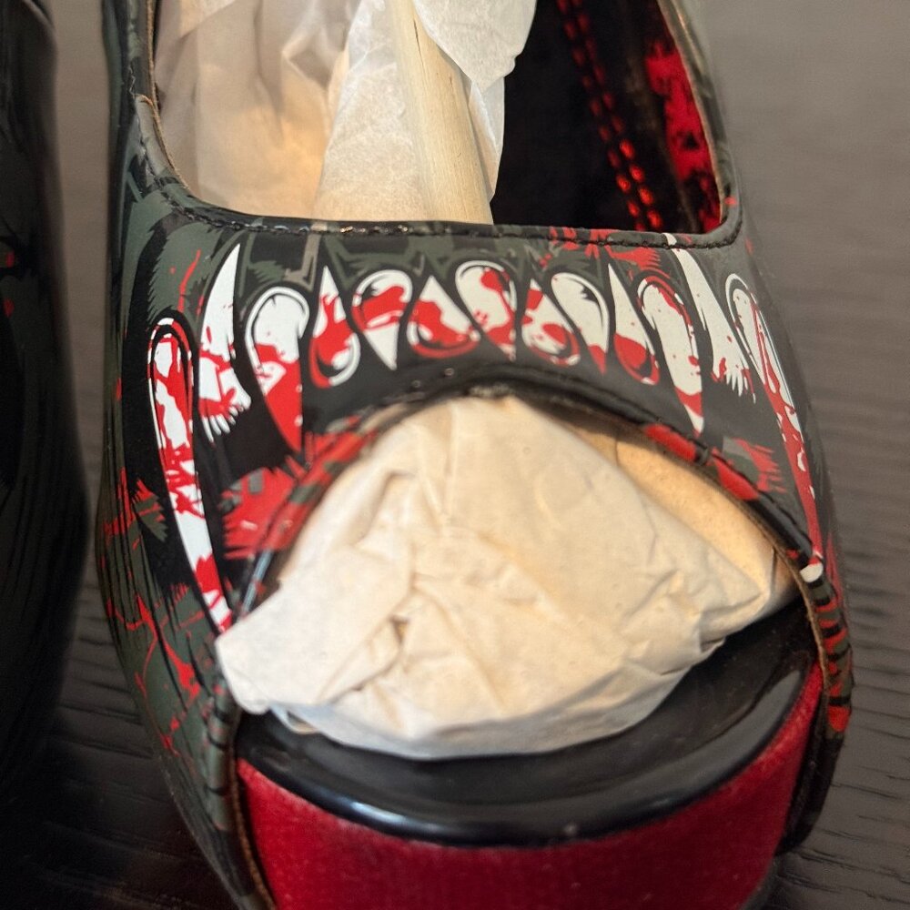 ! NWT - In Box - Iron Fist Werewolf/Vampire Black and Red Heels ! - Picture 5 of 5